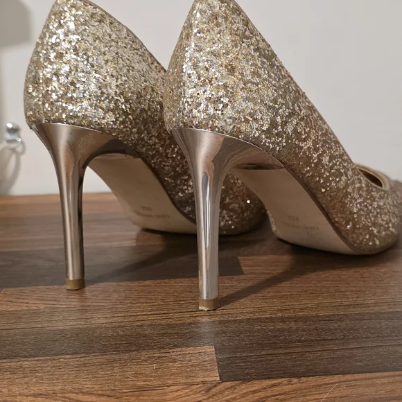 Nine West Gold Glitter Women's Heels- Used- Size 8 - Picture 4 of 7